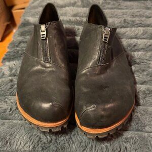 CYDWOQ MENS SHOES SIZE 45 EU, 11.5 US , DESIGNER CUSTOM LEATHER WITH VIBRAM SOLE